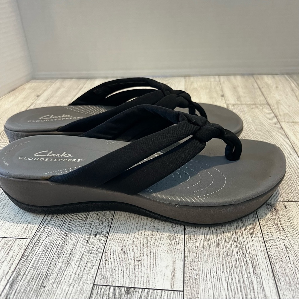 Clarks Cloudsteppers Arla Kaylie Cushionsoft Black Strap Flip Flop Sandals 6-6.5